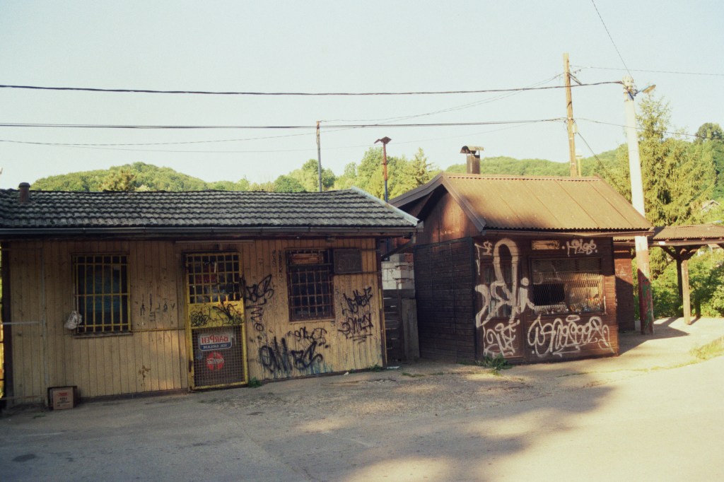 Bosnia. Lipnica. Kiosk. © trashbus, 2016