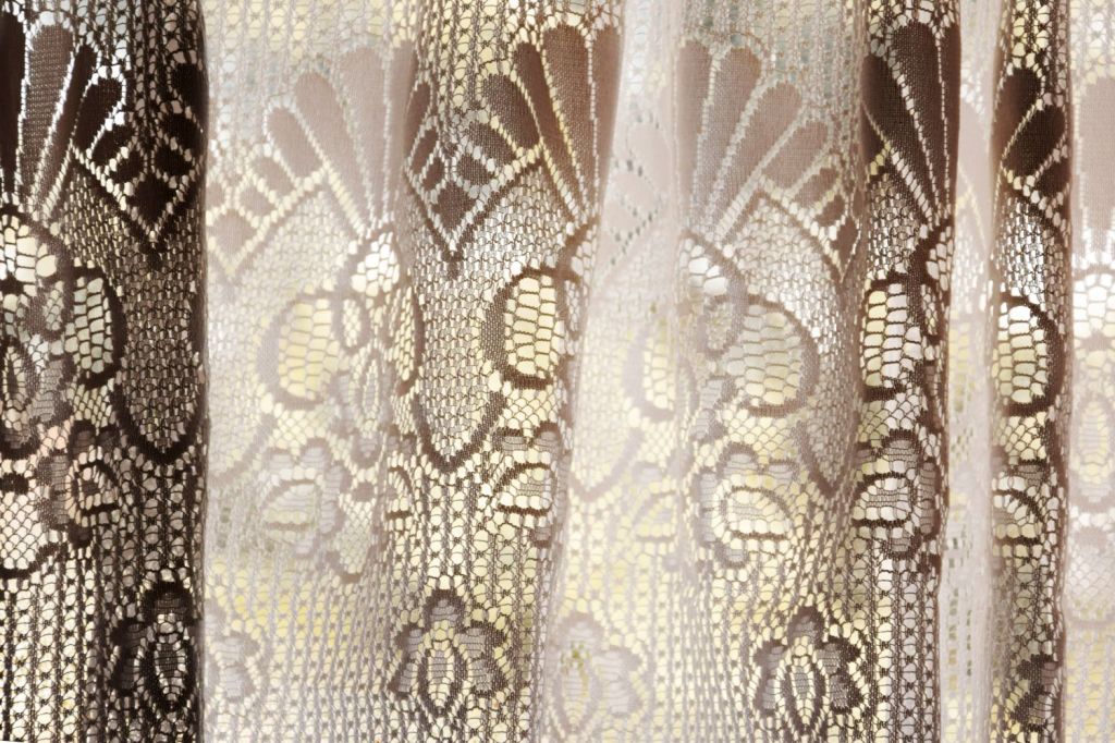 Curtains. Comprehending Patterns of Home. Velika Gorica, Croatia. 2017. © Trashbus ǀ Renata Britvec