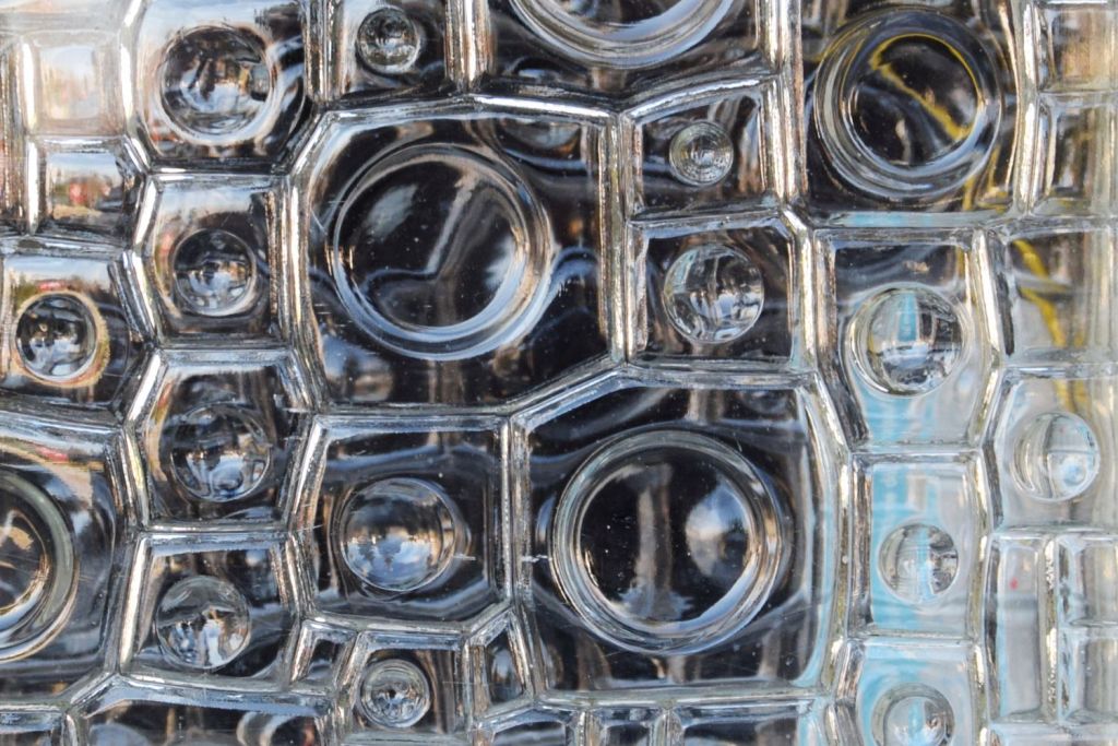 Window Glass I. Comprehending Patterns of Home. Velika Gorica, Croatia. 2017. © Trashbus ǀ Renata Britvec