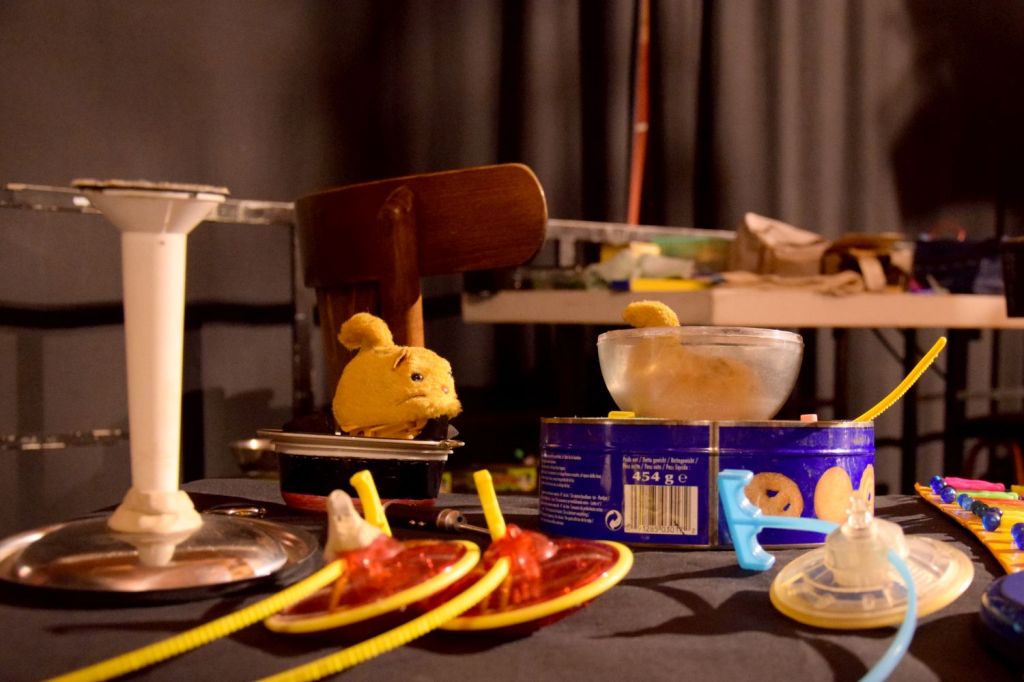 Le petit cirque. Laurent Bigot. Jubiläumskonzert der Dinge. Schaubude Berlin. 2018 © Trashbus ǀ Renata Britvec