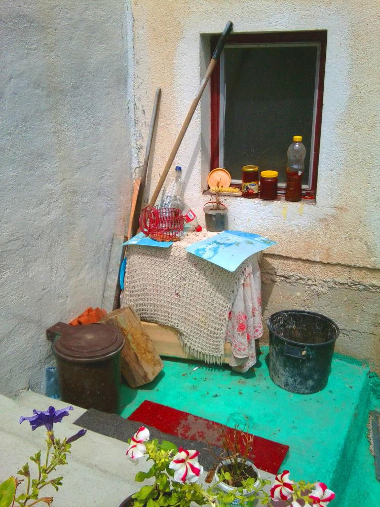 Chaos and Colors. Summer is a Ghost from the Past. Užice, Serbia. 2011. © Trashbus ǀ Renata Britvec