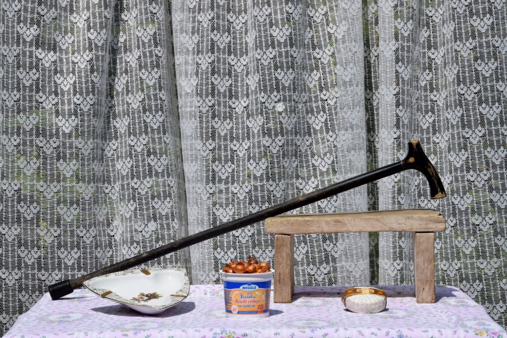 Ashtray, Cane, and Soap. Her Spirit and Her Things. Lipnica – Tuzla, BiH. 2018 © Trashbus ǀ Renata Britvec