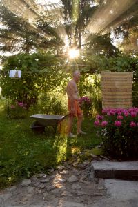 Fire V. Summer. Short Hellos & Long Goodbyes. LipnicaTuzla, BiH. 2017 © Trashbus ǀ Renata Britvec