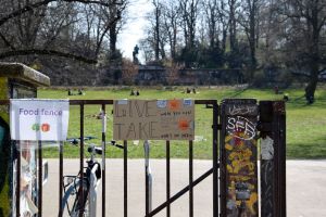 Give What You Can, Take What You Need. Left Behind. Berlin, 2020. © Trashbus ǀ Renata Britvec